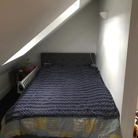 2 X Double Rooms In Cheam المظهر الخارجي الصورة