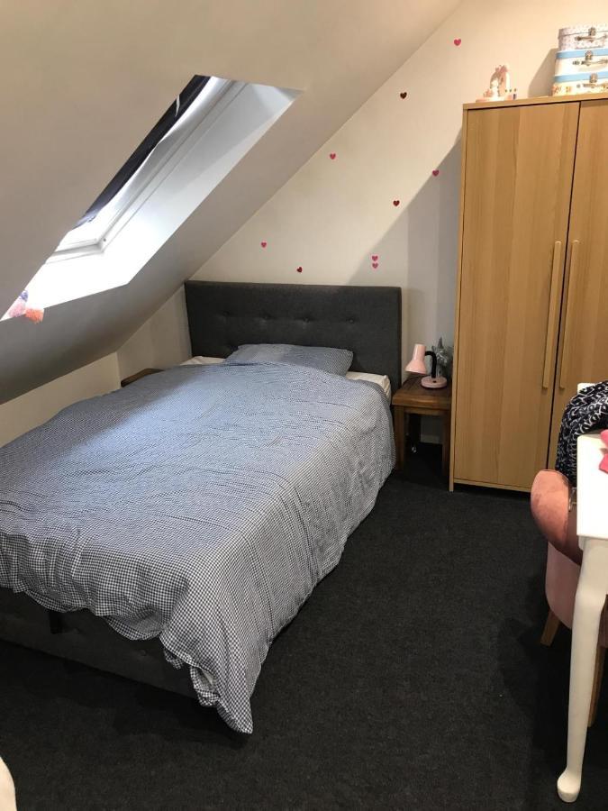 2 X Double Rooms In Cheam المظهر الخارجي الصورة